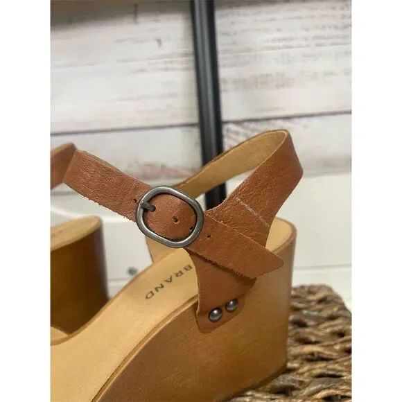 Lucky Brand Leather Studded Wedge Sandals - Size 7.5 - Picture 6 of 12